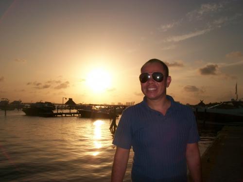 conocer personas en cancun